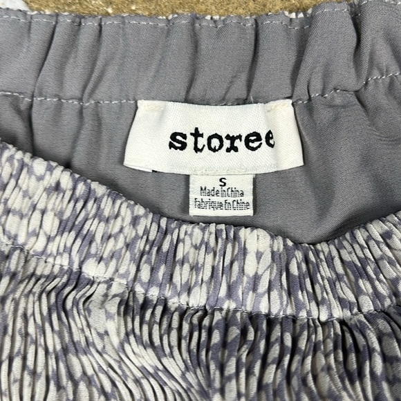 Storee off shoulder accordion top - Picture 3 of 4